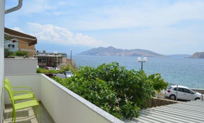 Mul 1 – Two-Bedroom Apartment with Sea View Balcony in Baška