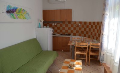 Sersic 1 – Two-Bedroom Apartment with Terrace in Baška