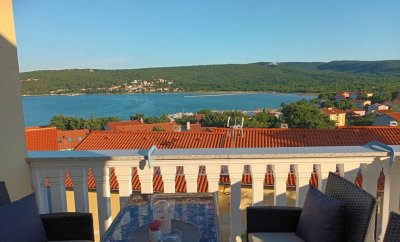 Čižići 16 – Two-Bedroom Apartment with Sea-View Balcony in Čižići