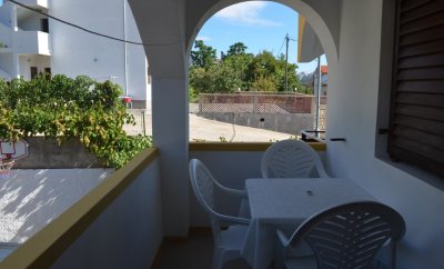 Drita 2 – One-Bedroom Apartment with Balcony near Baška