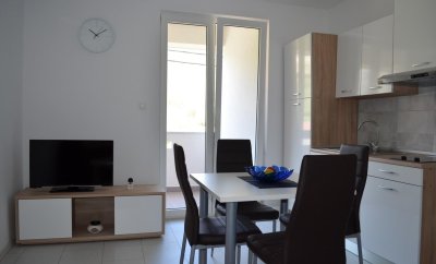 Marija 2 – One-Bedroom Apartment with Balcony near Baška
