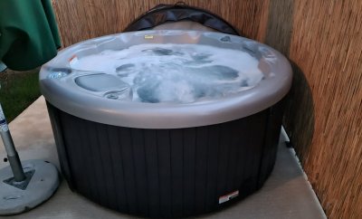 Porat – One-Bedroom Apartment with Terrace and Jacuzzi in Porat