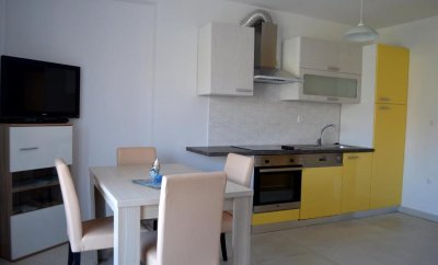 Mare 4 – Two-Bedroom Apartment in Baška