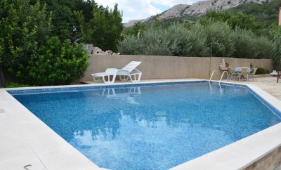 Đorđić – Rooms with Balcony and Pool near Baška