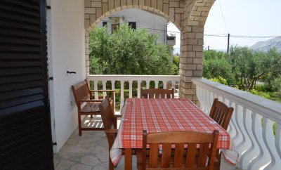 Ana 1 – Two-Bedroom Apartment with Balcony in Baška