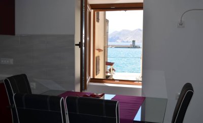Igor – One-Bedroom Apartment in the Old Town of Baška