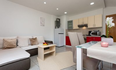 La Natalli 1 – One-Bedroom Apartment with Balcony in Baška