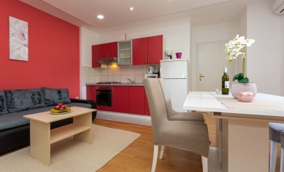 La Natalli 5 – Two-Bedroom Apartment with Patio in Baška