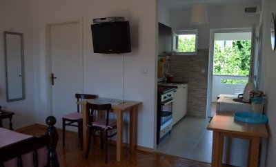 Mili 2 – Studio Apartment with Balcony in Baška