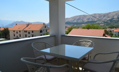 Sušec 5 – One-Bedroom Apartment with Balcony in Baška