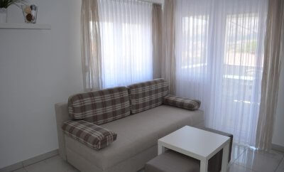 Sušec 6 – One-Bedroom Apartment with Balcony in Baška