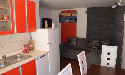 Željko – One-Bedroom Apartment with Terrace in the Old Town of Baška