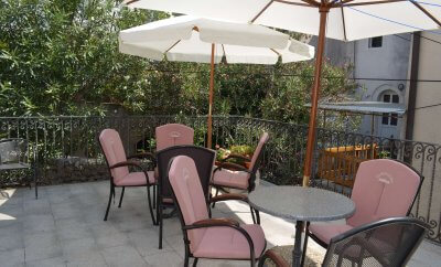 Hedviga 1 – Studio Apartment with Terrace in the Old Town of Krk