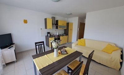 Fran 4 – One-Bedroom Apartment with Balcony in Baška
