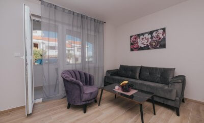 Virgine Maria 1 – One-Bedroom Apartment with Terrace near the Beach in Baška