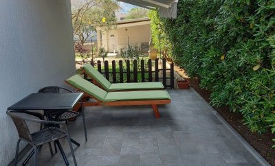 Mohar 4 – Studio Apartment with Terrace in Baška