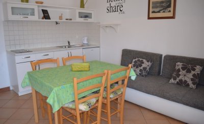 Leticia 8 – Two-Bedroom Apartment in Baška