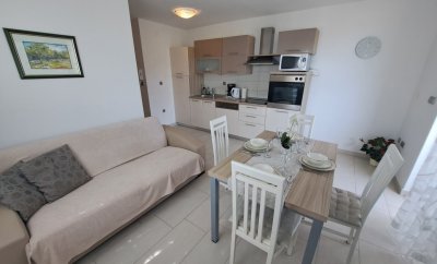Fran 5 – Two-Bedroom Apartment with Balcony in Baška
