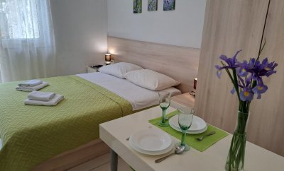Fran 1 – Studio Apartment with Private Patio in Baška