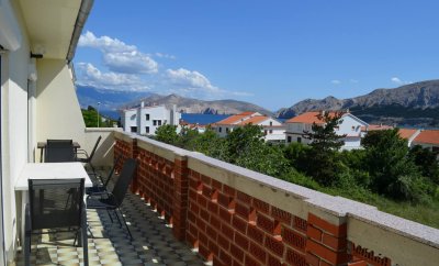 Aneva 3 – Three-Bedroom Apartment with Sea View Balcony in Baška