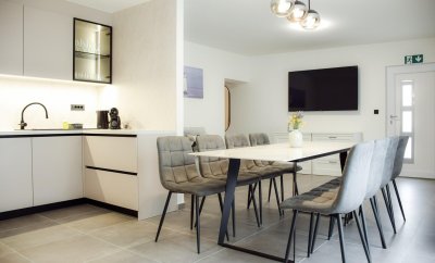 Petra 2 – Modern Two-Bedroom Apartment with Pool and Terrace in Risika