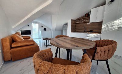 M&M 3 – One-Bedroom Attic Apartment with Roof Balcony in Baška