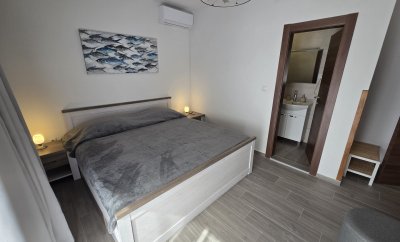 Nensi 1 / 2 – Room with Private Bathroom and Balcony in Baška