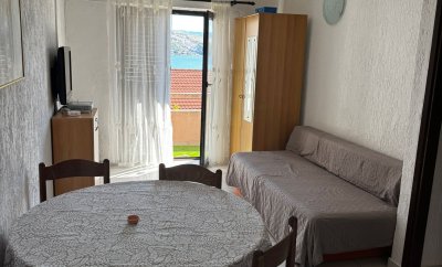 Gabi 2 – One-Bedroom Apartment with Sea View Balcony in Baška
