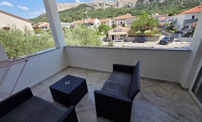 Antonio 1 – Two-Bedroom Apartment with Balcony near the Beach in Baška