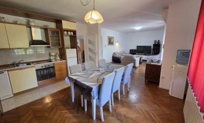 Antonio 2 – Two-Bedroom Apartment with Balcony near the Beach in Baška