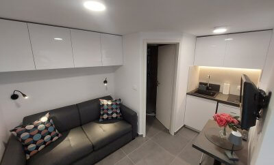 R&B 4 – Studio Apartment for One Person near the Seafront in the Old Town of Baška