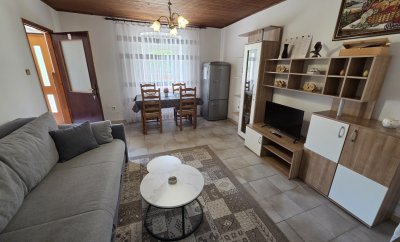 Drita 3 – One-Bedroom Apartment with Patio near Baška