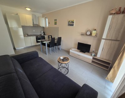 Ivana 1 – Two Bedroom Apartment with Terrace in Baška