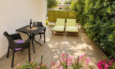 Mohar 4 – Studio Apartment with Terrace in Baška